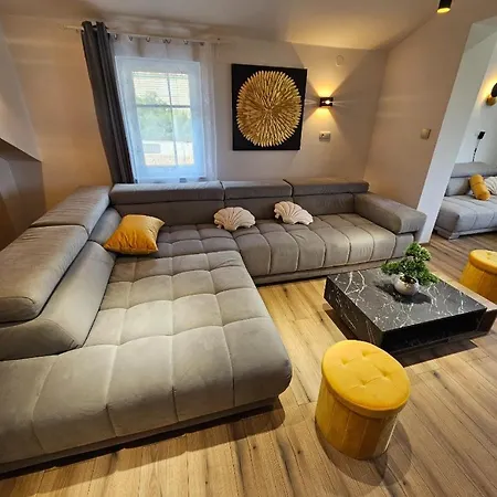 בית נופש Pool House Near *