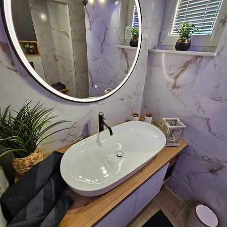 בית נופש Pool House Near