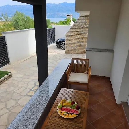 بيت للعطل Pool House Near *